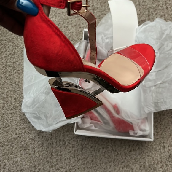 Red sandals - Picture 2 of 4